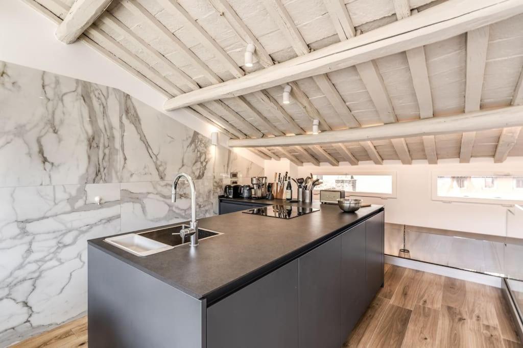 Apartamento Piazza Dei Renzi Trastevere Building 4 Bedroom With Terrace *