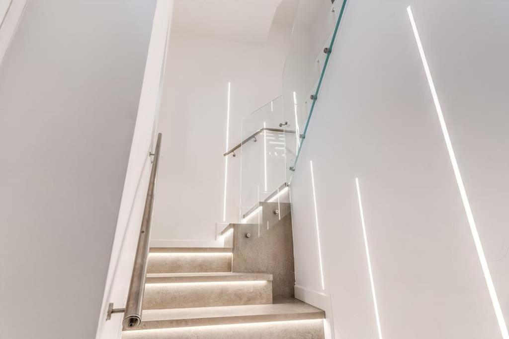 Piazza Dei Renzi Trastevere Building 4 Bedroom With Terrace Appartamento Roma