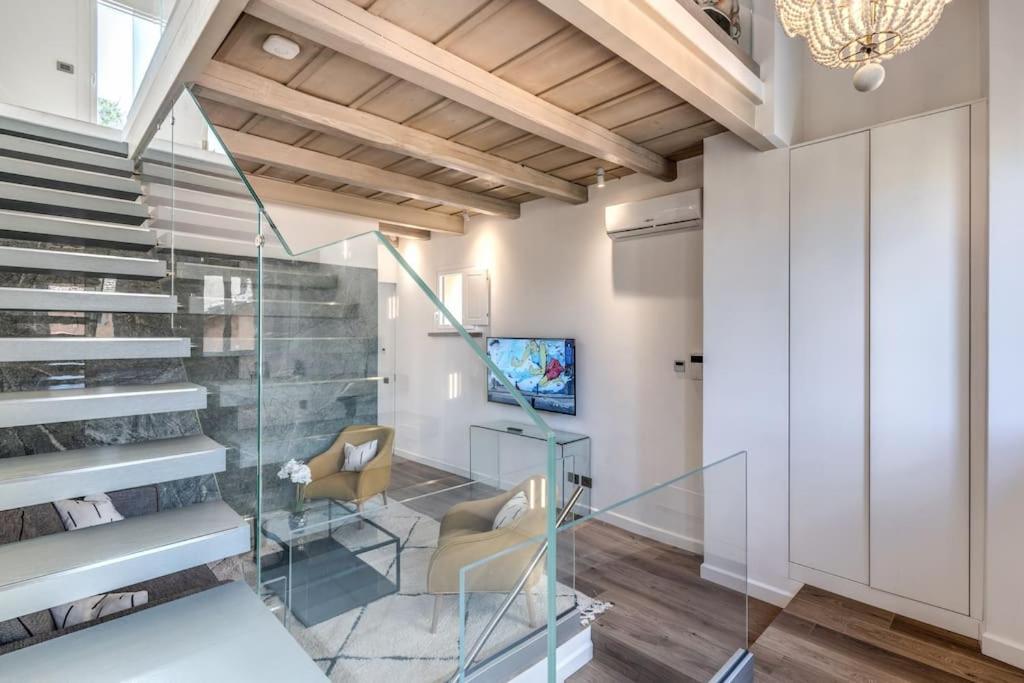 Piazza Dei Renzi Trastevere Building 4 Bedroom With Terrace * Roma