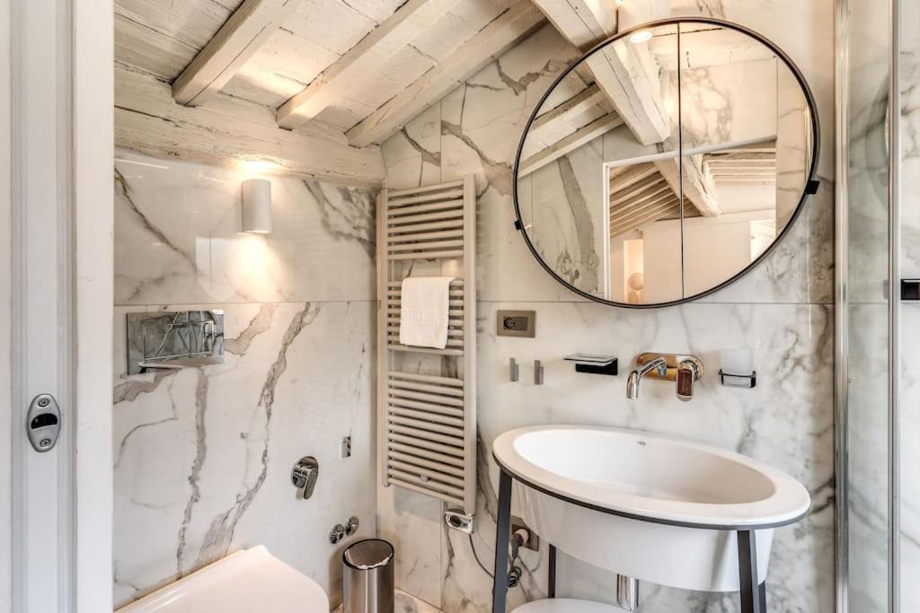 Piazza Dei Renzi Trastevere Building 4 Bedroom With Terrace Appartamento
