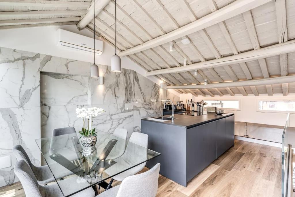 Piazza Dei Renzi Trastevere Building 4 Bedroom With Terrace *