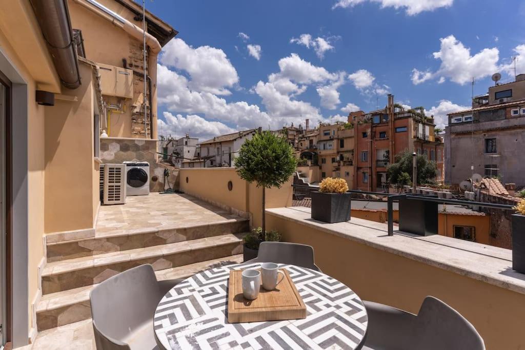 Piazza Dei Renzi Trastevere Building 4 Bedroom With Terrace Appartamento *