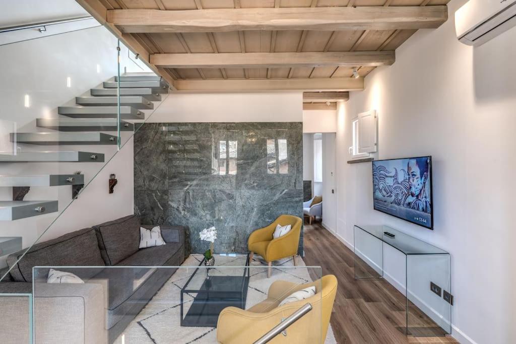 Piazza Dei Renzi Trastevere Building 4 Bedroom With Terrace * Roma