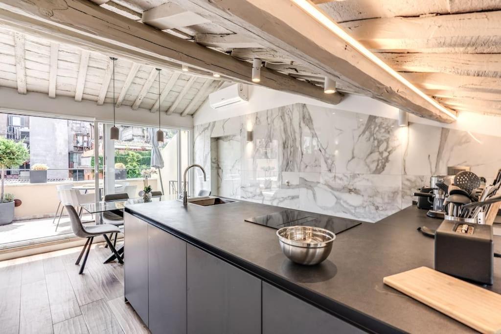 Piazza Dei Renzi Trastevere Building 4 Bedroom With Terrace Appartamento