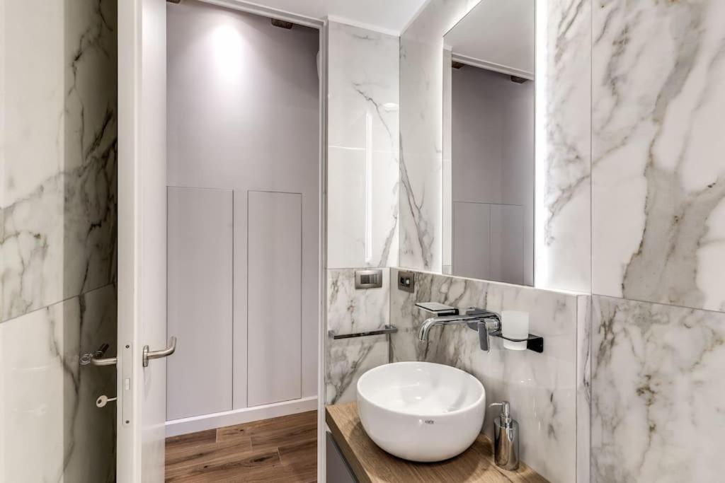 Piazza Dei Renzi Trastevere Building 4 Bedroom With Terrace Appartamento Roma