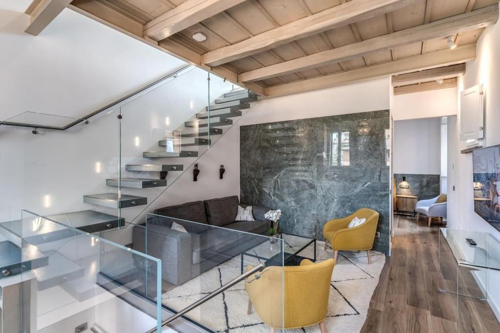 Piazza Dei Renzi Trastevere Building 4 Bedroom With Terrace * Roma
