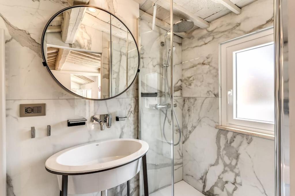Piazza Dei Renzi Trastevere Building 4 Bedroom With Terrace Roma