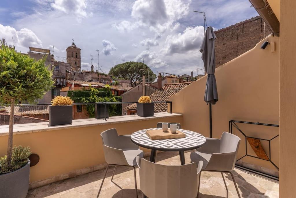 Piazza Dei Renzi Trastevere Building 4 Bedroom With Terrace Roma