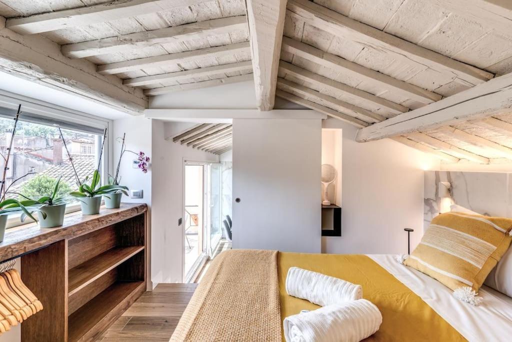 Piazza Dei Renzi Trastevere Building 4 Bedroom With Terrace * Roma
